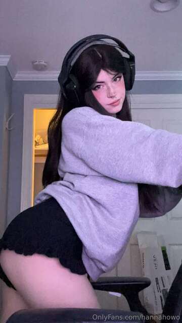Hannahowo (2) nude photos - TubeOrigin 2