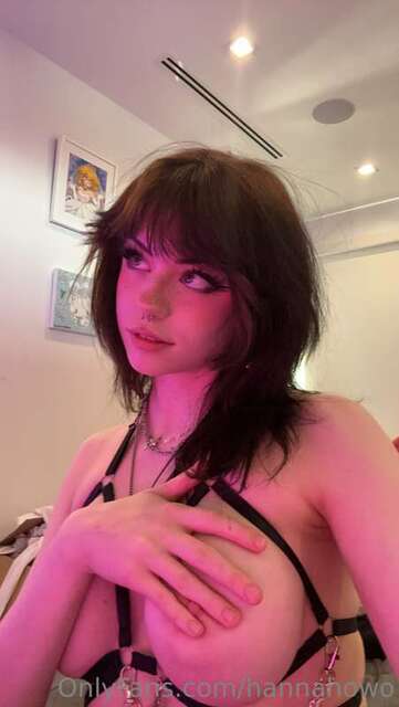 Hannahowo (4) nude photos - TubeOrigin 2