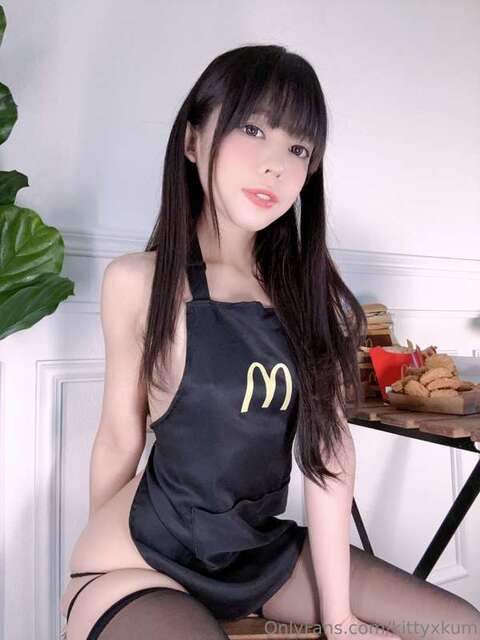 Kittyxkum (27) nude photos - TubeOrigin 8