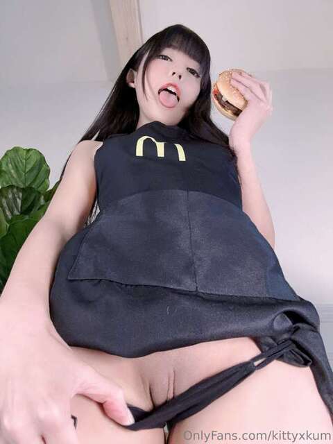 Kittyxkum (40) nude photos - TubeOrigin 37