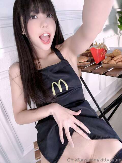 Kittyxkum (25) nude photos - TubeOrigin 21