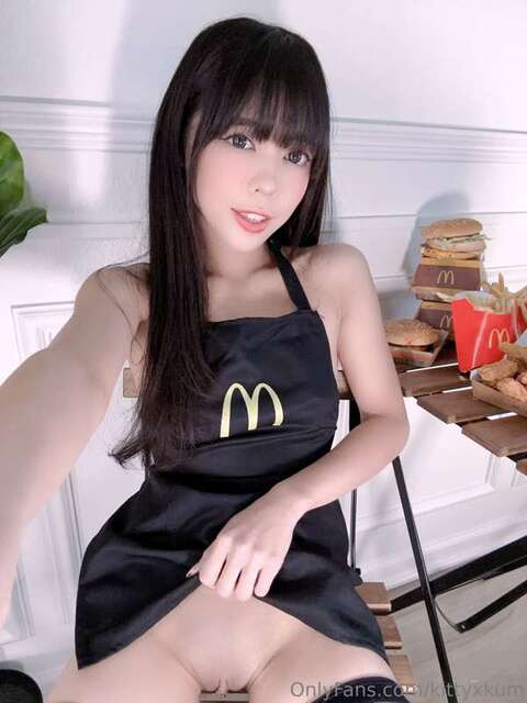 Kittyxkum (25) nude photos - TubeOrigin 8