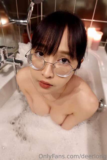 Deerlong (5) nude photos