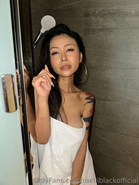Raelilblackofficial (2) nude photos - TubeOrigin 2