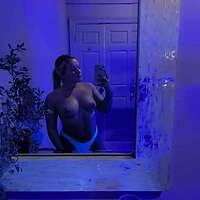Tinyhotwife98 (2) nude photos