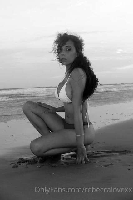 Rebeccalovexx (39) nude photos - TubeOrigin 24