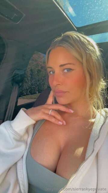 Sierraskyeprivate nude photo 08-01-2024 - TubeOrigin 1