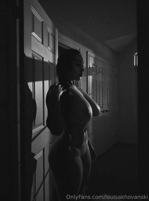 Louisakhovanski nude photo 22-12-2023
