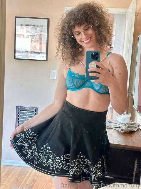 Vibewithmommy (2) nude photos - TubeOrigin 1