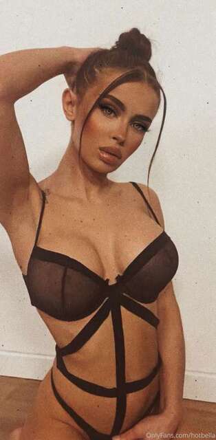 Hotbella (2) nude photos