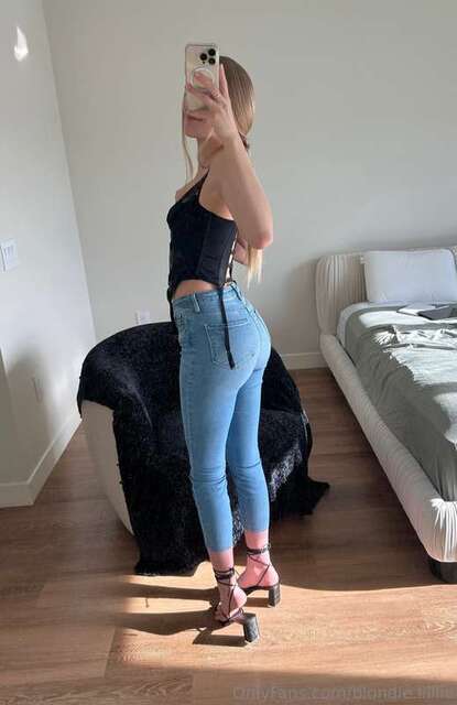 Blondie.lilllie (4) nude photos
