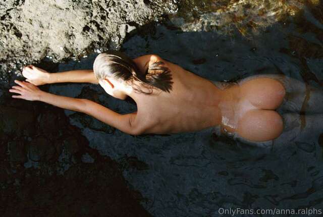 Anna.ralphs (14) nude photos