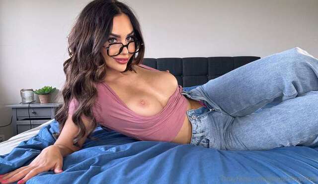 Esmeeteaches (2) nude photos - TubeOrigin 2