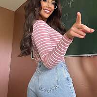 Esmeeteaches (2) nude photos