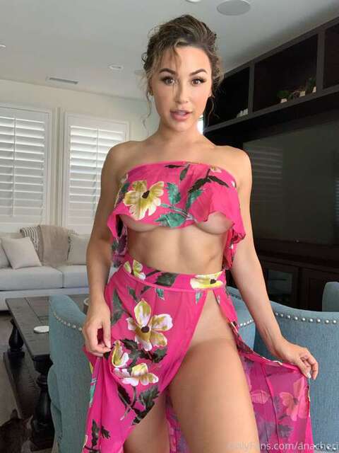 Anacheri nude photo 10-05-2024