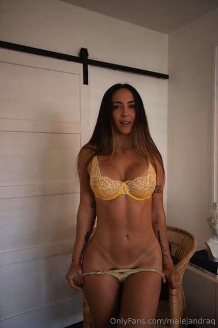 Malejandraq (5) nude photos