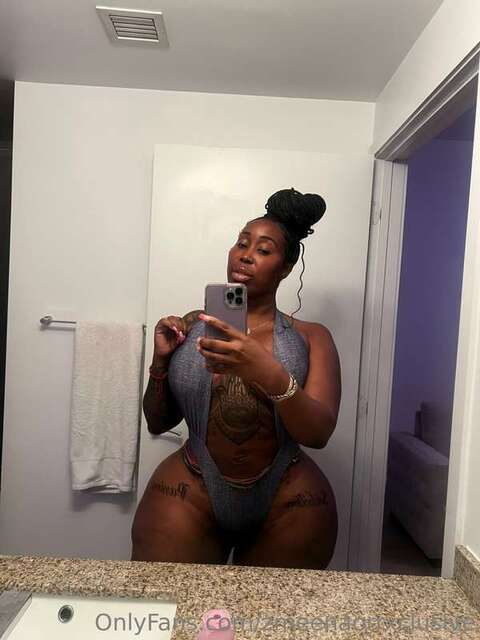 Zmeenaorrxclusive (2) nude photos