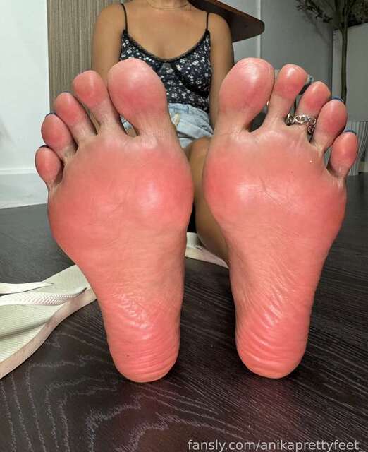 Anikaprettyfeet_ (43) nude photos