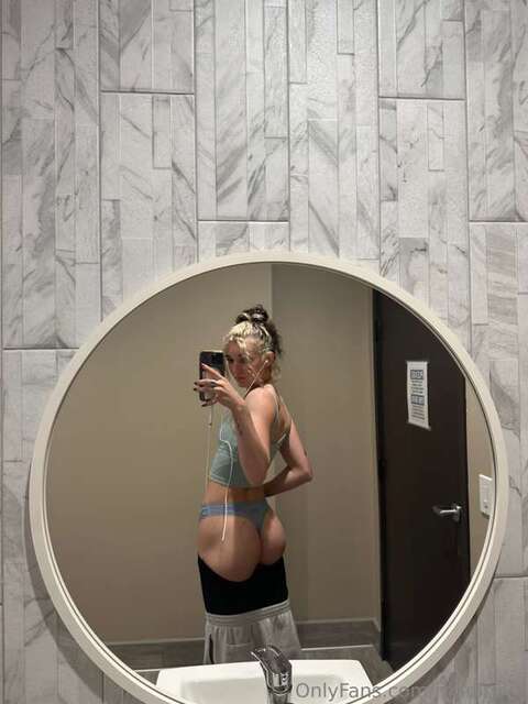 Madiruve nude photo 16-01-2024 - TubeOrigin 1