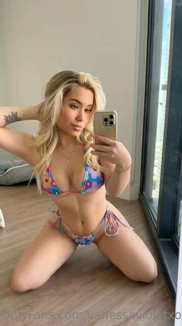 Vanessavioletxoxo foto di nudo… - TubeOrigin 1