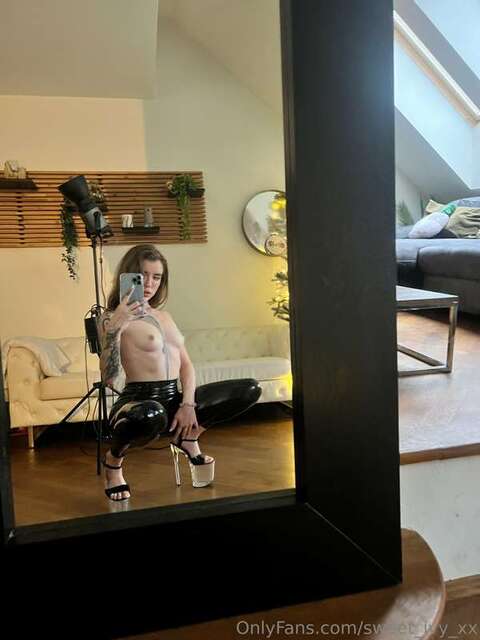 Sweet_ivy_xx nahá fotka 20-03-2024 - TubeOrigin 1
