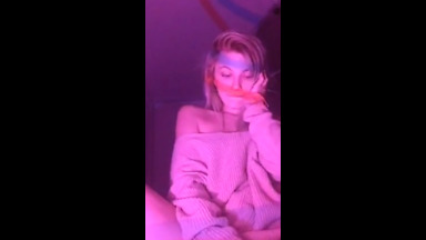 Nóng Lips Cô gái tóc vàng thiếu niên thủ dâm trên Snapchat